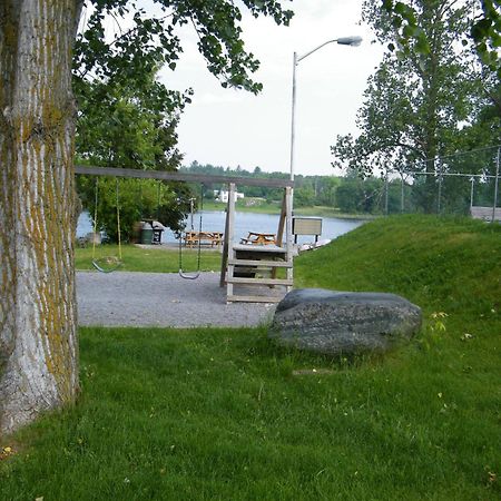 Campbellford River Inn Exterior foto